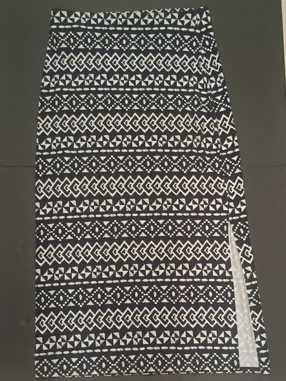 LOFT Petite Black and White Geometric Pencil Skirt